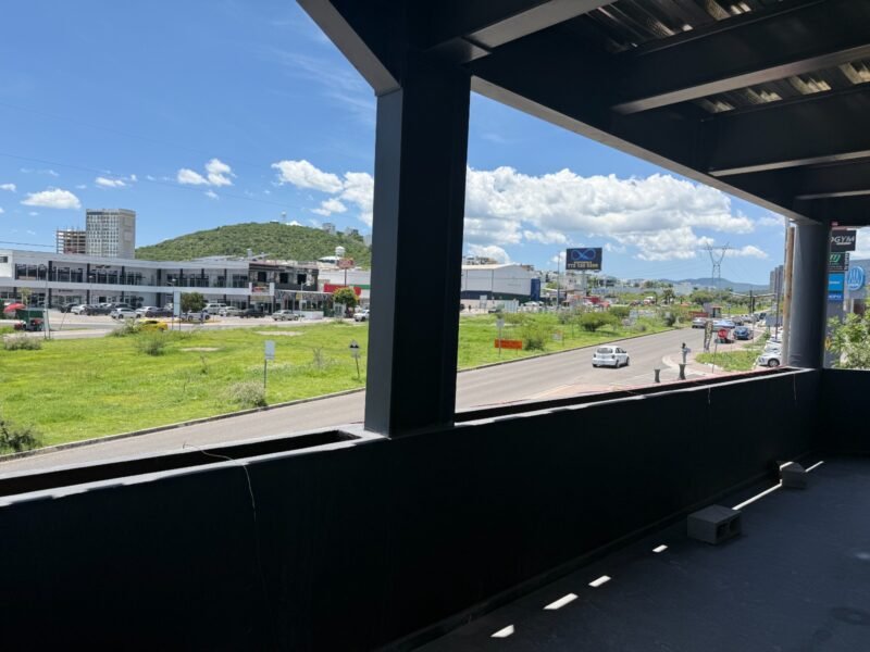 Local #12, Quiwi Juriquilla