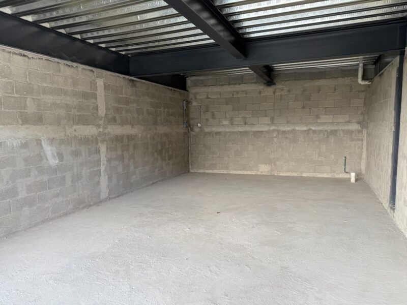 Local 13 en renta, Plaza Quiwi Juriquilla