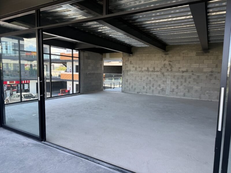 Local 23, Plaza Quiwi Juriquilla