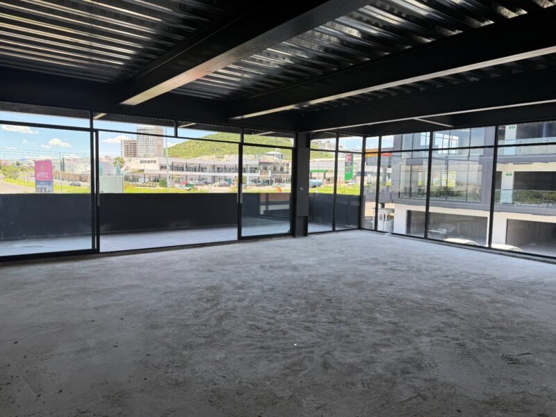 Local 23, Plaza Quiwi Juriquilla