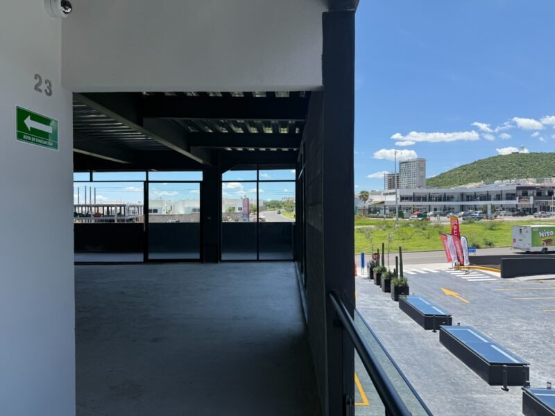 Local 23, Plaza Quiwi Juriquilla