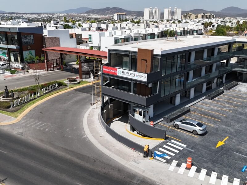 Local 23, Plaza Quiwi Juriquilla